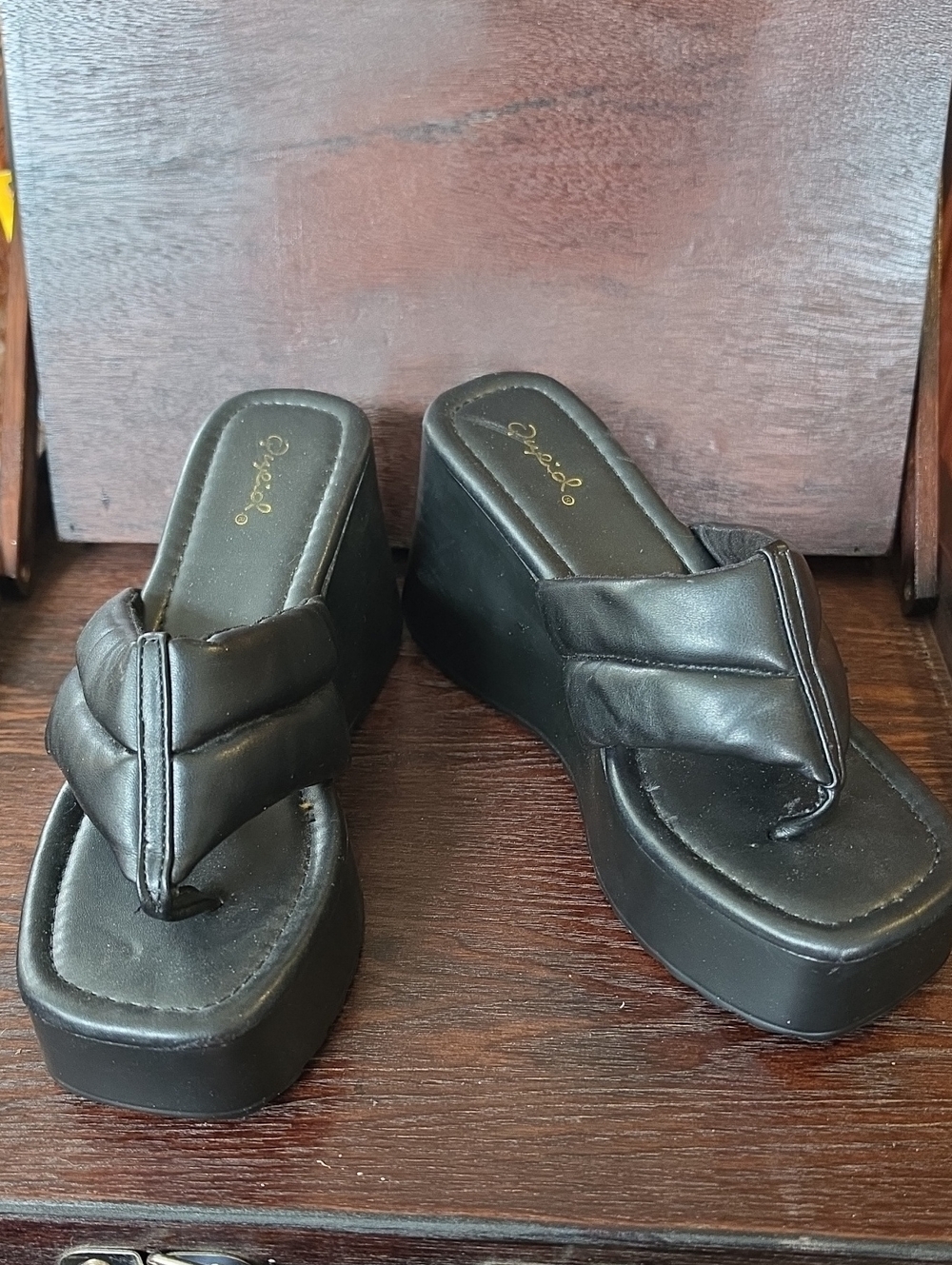 Qupid Black Padded Platform Thong Sandals